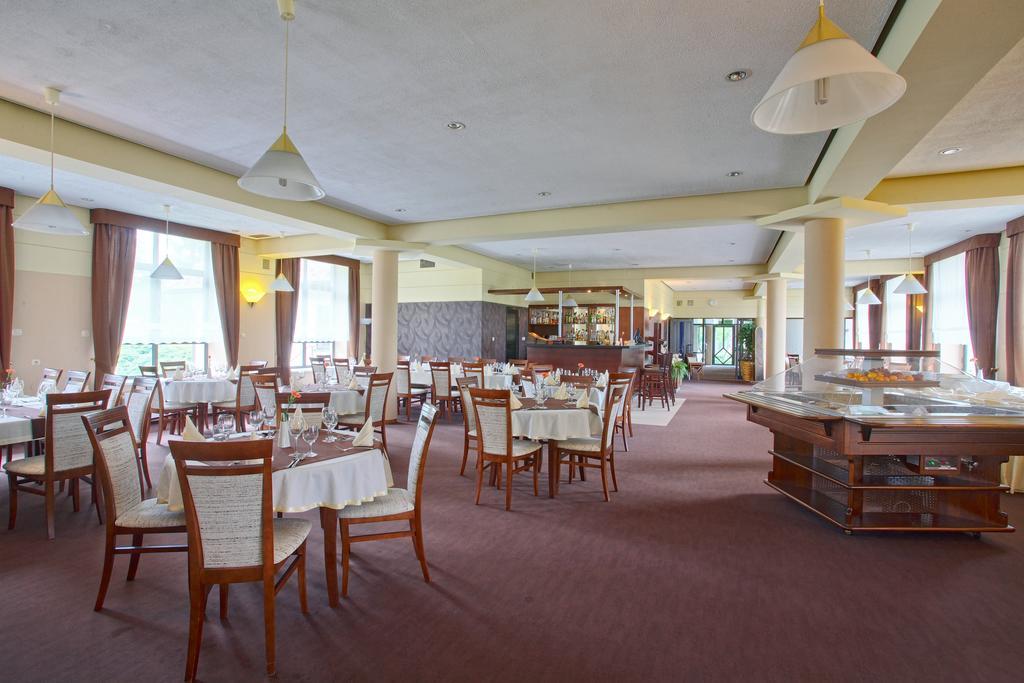 Hotel Perla Bieszczadow Geovita Czarna  Buitenkant foto