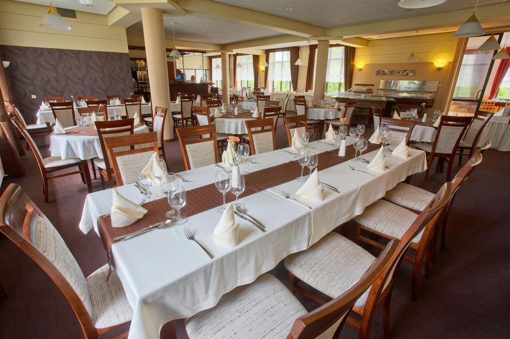 Hotel Perla Bieszczadow Geovita Czarna  Buitenkant foto