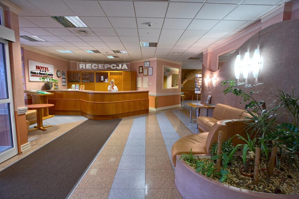 Hotel Perla Bieszczadow Geovita Czarna  Buitenkant foto